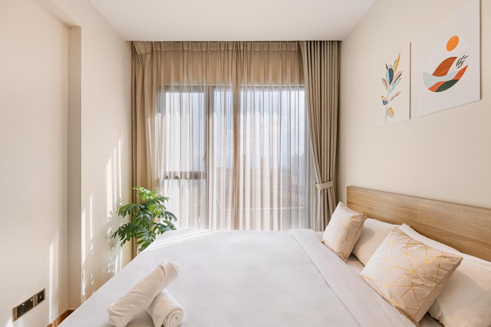 Exclusive 2-3 Bedroom In District 1 Free Pool Gym Sauna * Ho Chi Minh City