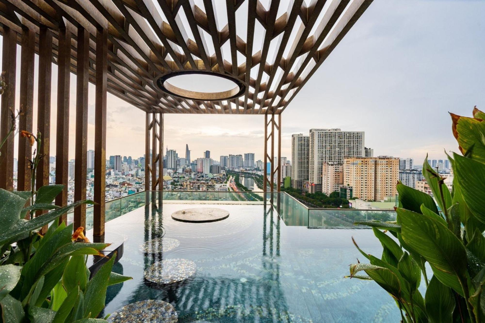 Căn hộ Exclusive 2-3 Bedroom In District 1 Free Pool Gym Sauna