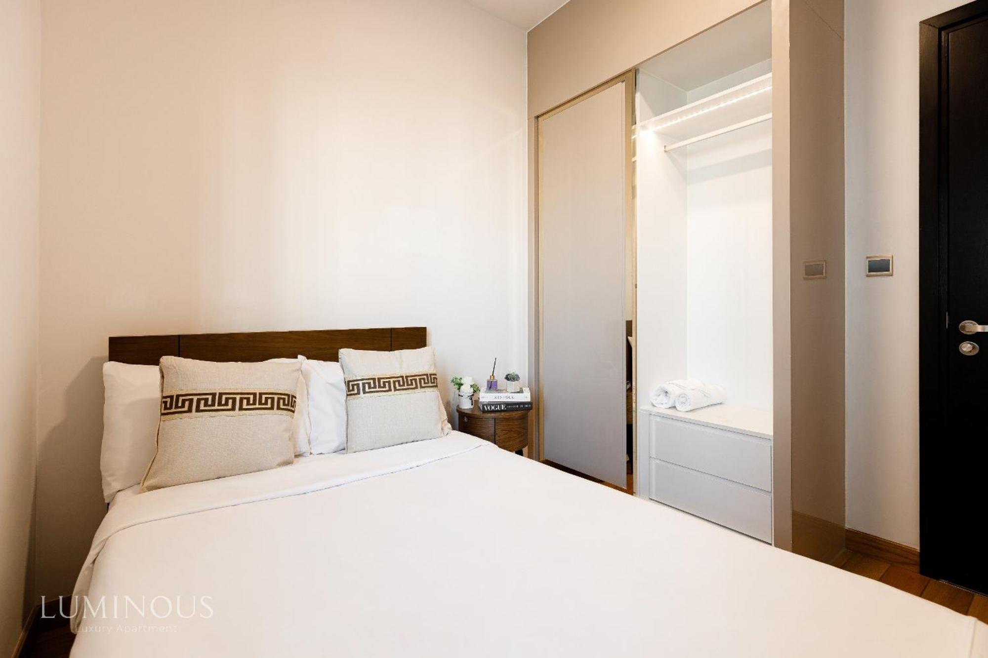 Exclusive 2-3 Bedroom In District 1 Free Pool Gym Sauna *