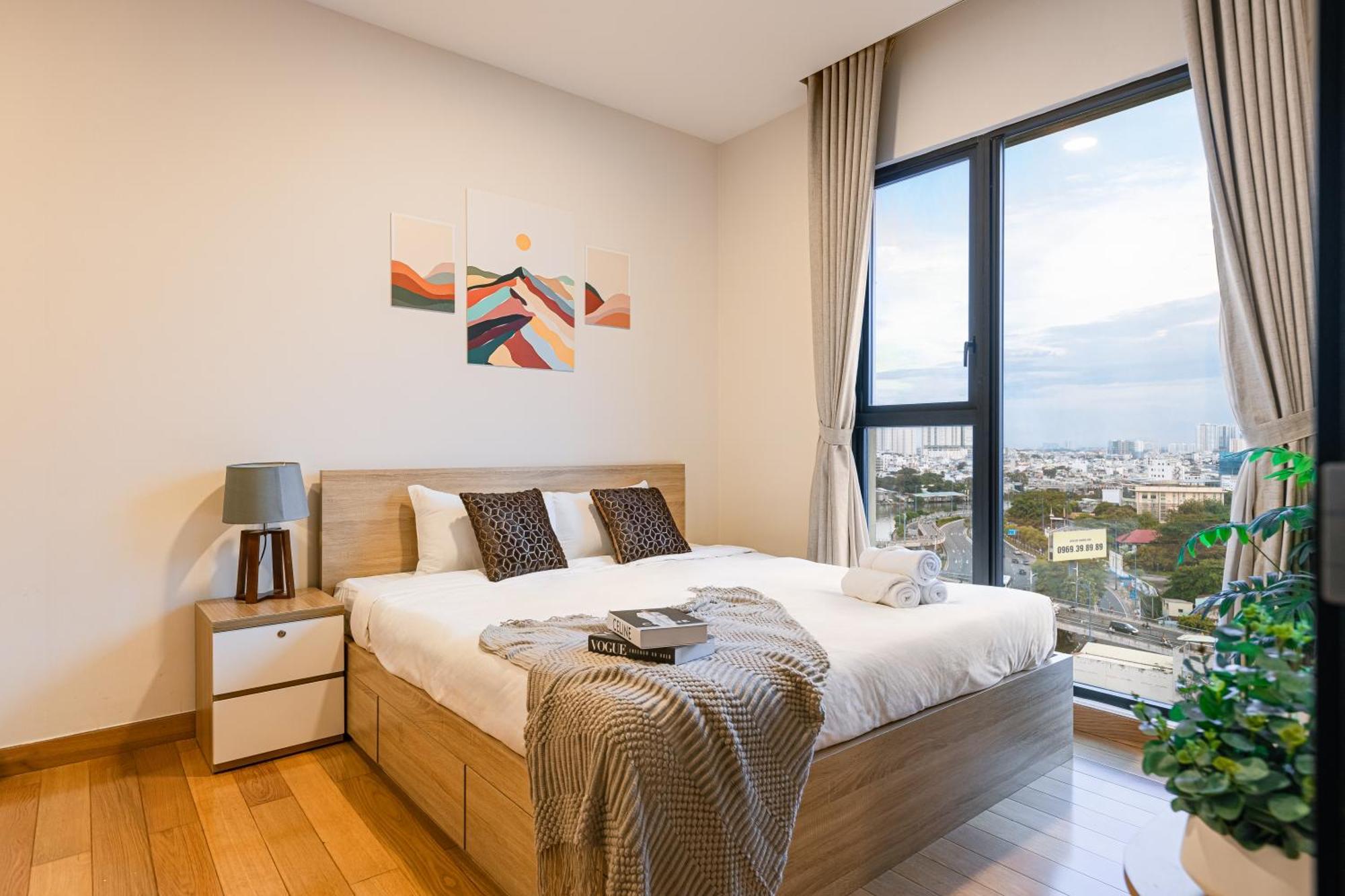 Exclusive 2-3 Bedroom In District 1 Free Pool Gym Sauna Căn hộ *