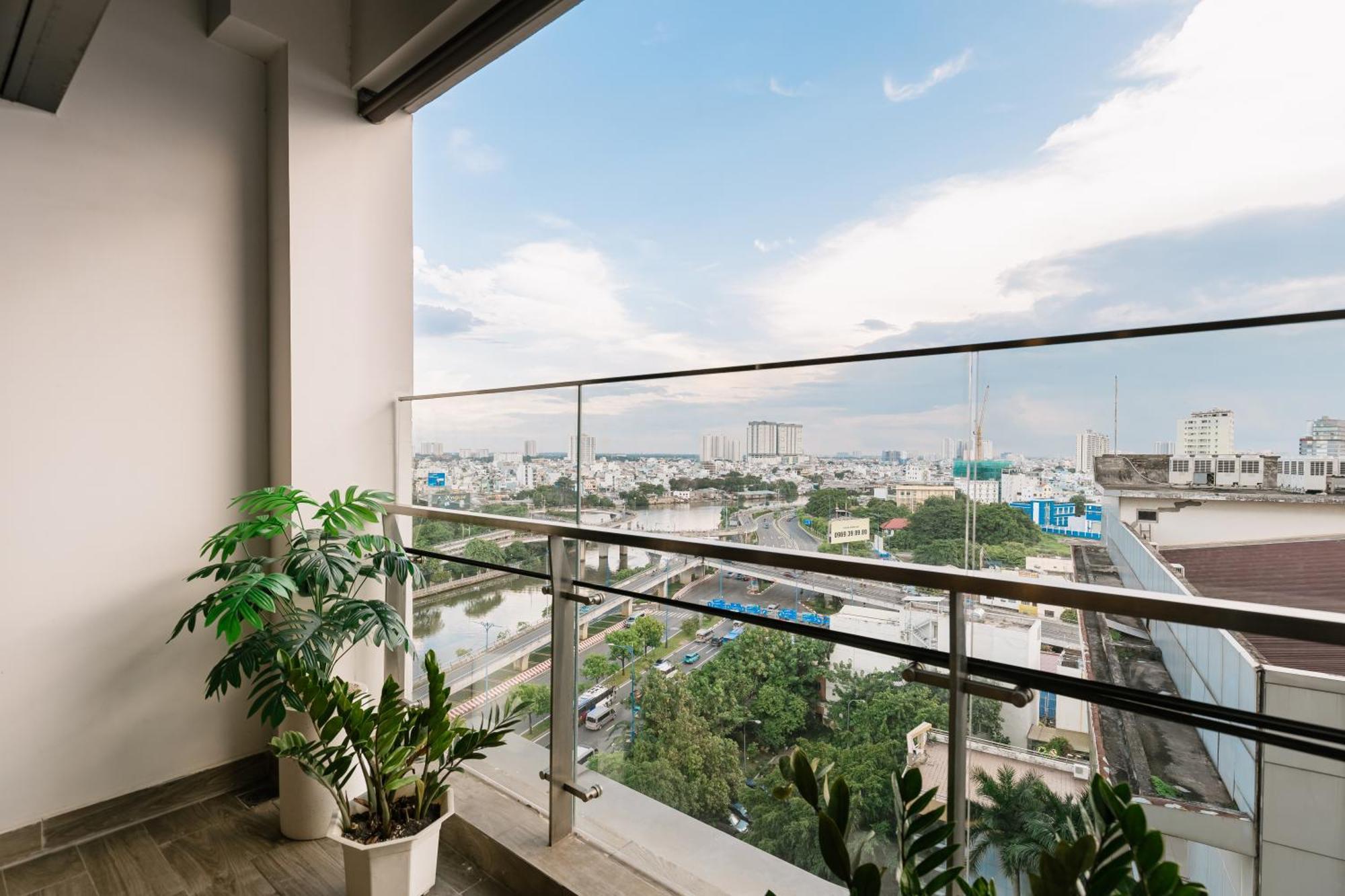 Apartment Exclusive 2-3 Bedroom In District 1 Free Pool Gym Sauna *