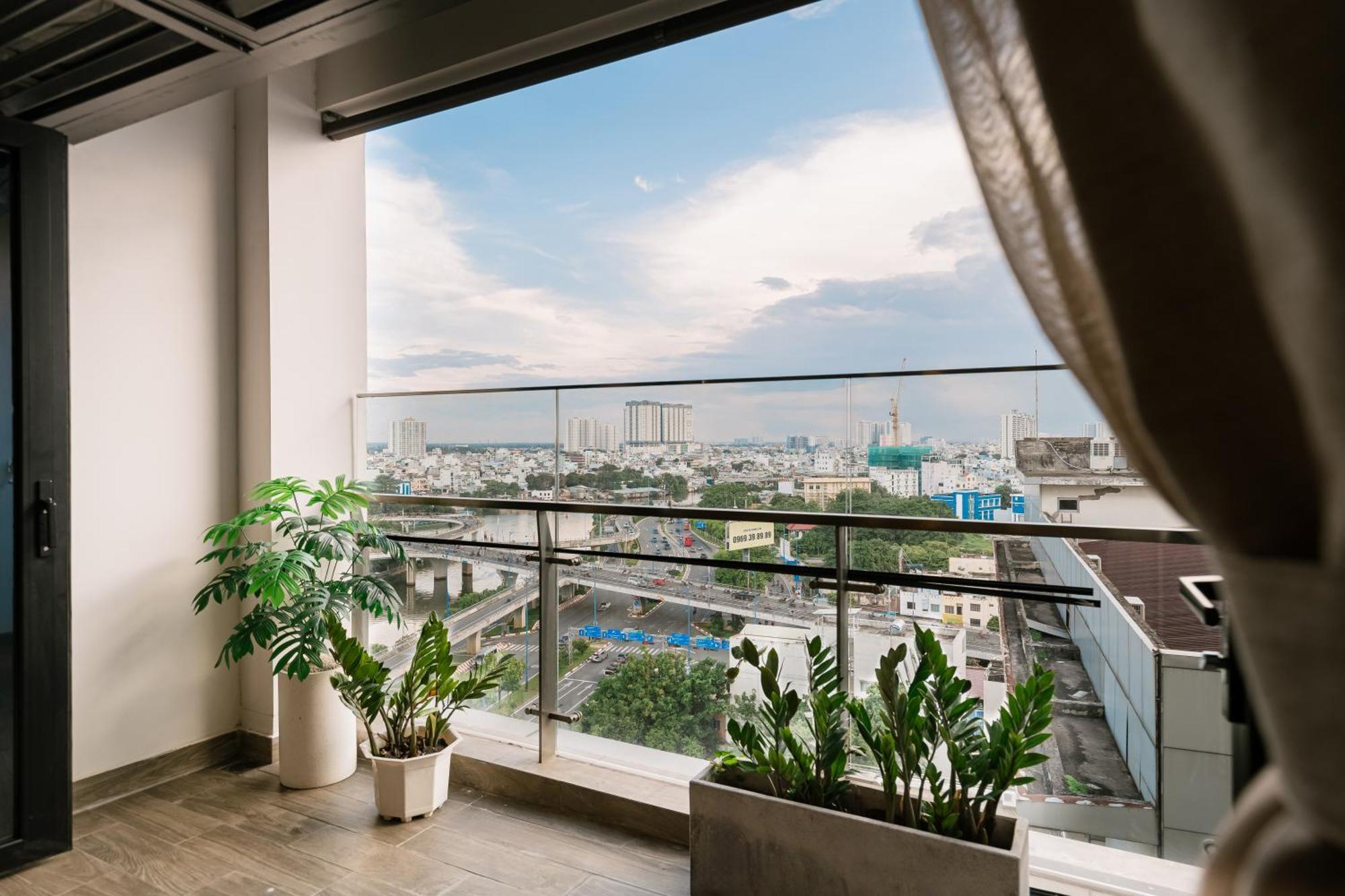 Exclusive 2-3 Bedroom In District 1 Free Pool Gym Sauna TP. Hồ Chí Minh