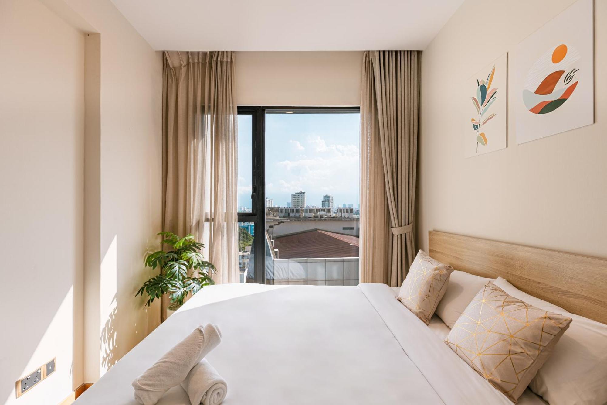 Exclusive 2-3 Bedroom In District 1 Free Pool Gym Sauna * TP. Hồ Chí Minh