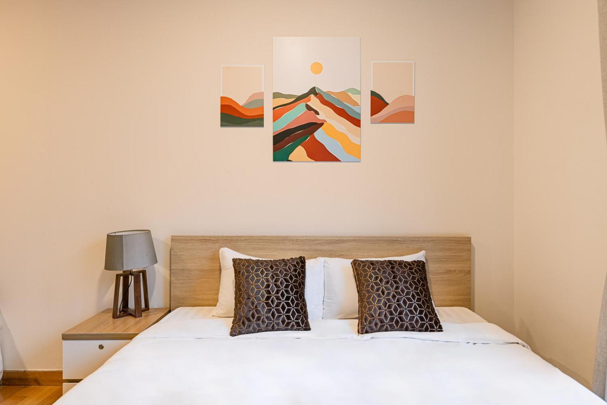 Apartment Exclusive 2-3 Bedroom In District 1 Free Pool Gym Sauna