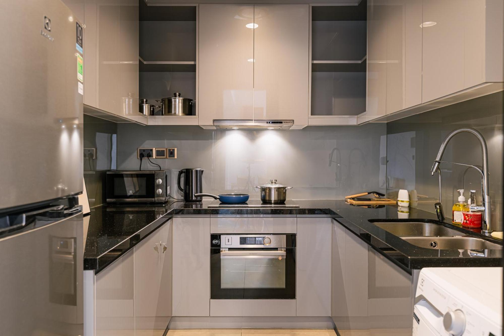 Apartment Exclusive 2-3 Bedroom In District 1 Free Pool Gym Sauna Ho Chi Minh City