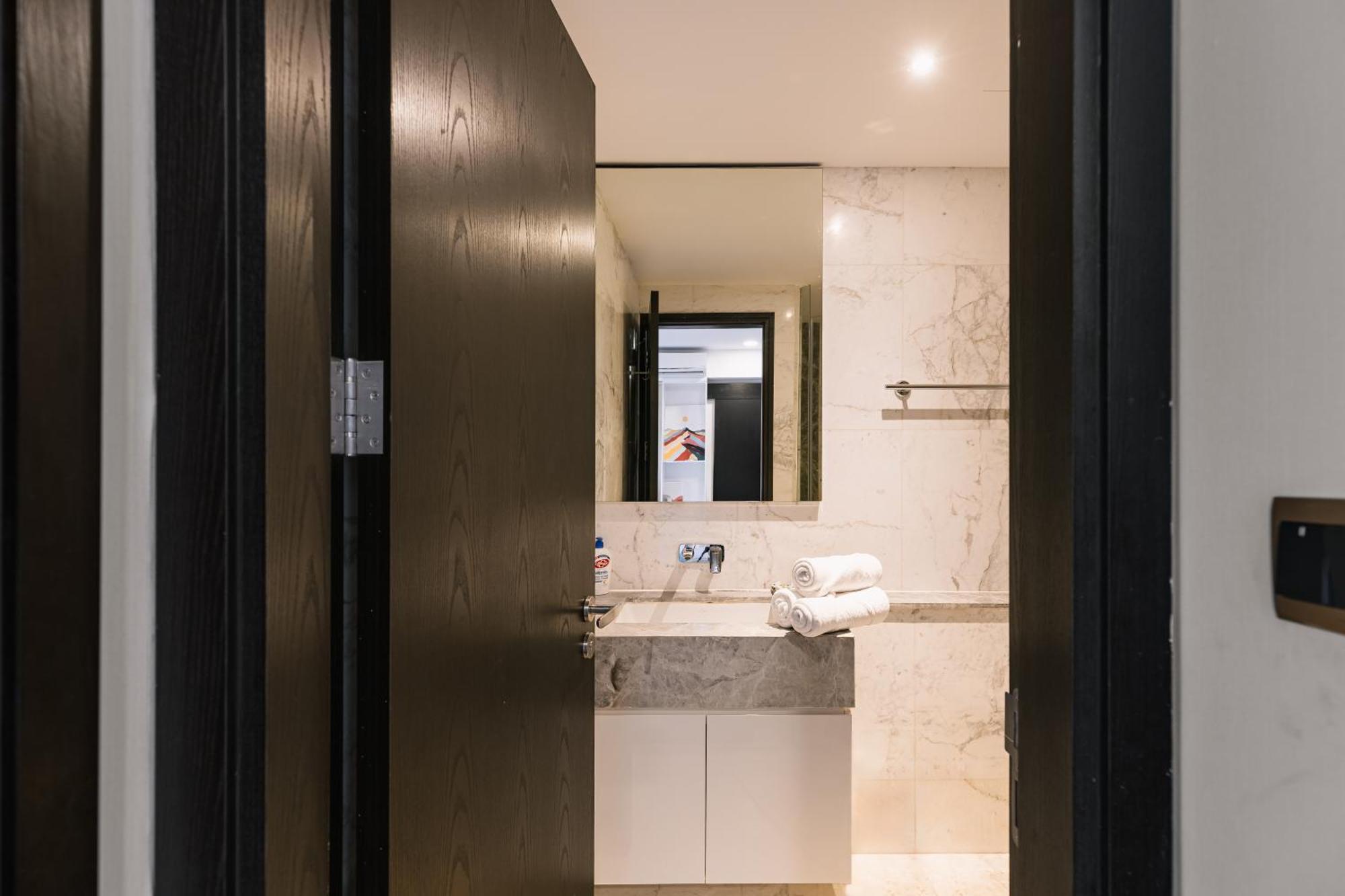 Exclusive 2-3 Bedroom In District 1 Free Pool Gym Sauna TP. Hồ Chí Minh