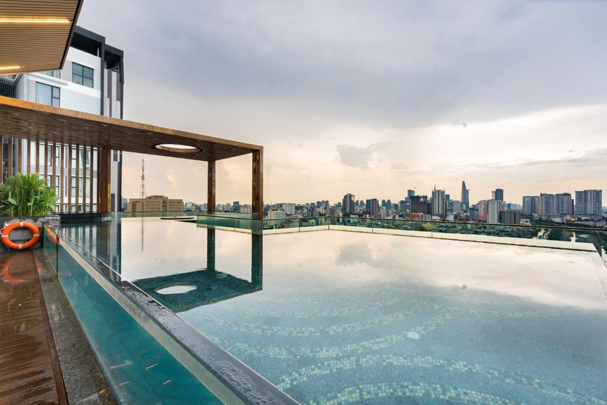 Exclusive 2-3 Bedroom In District 1 Free Pool Gym Sauna Căn hộ *
