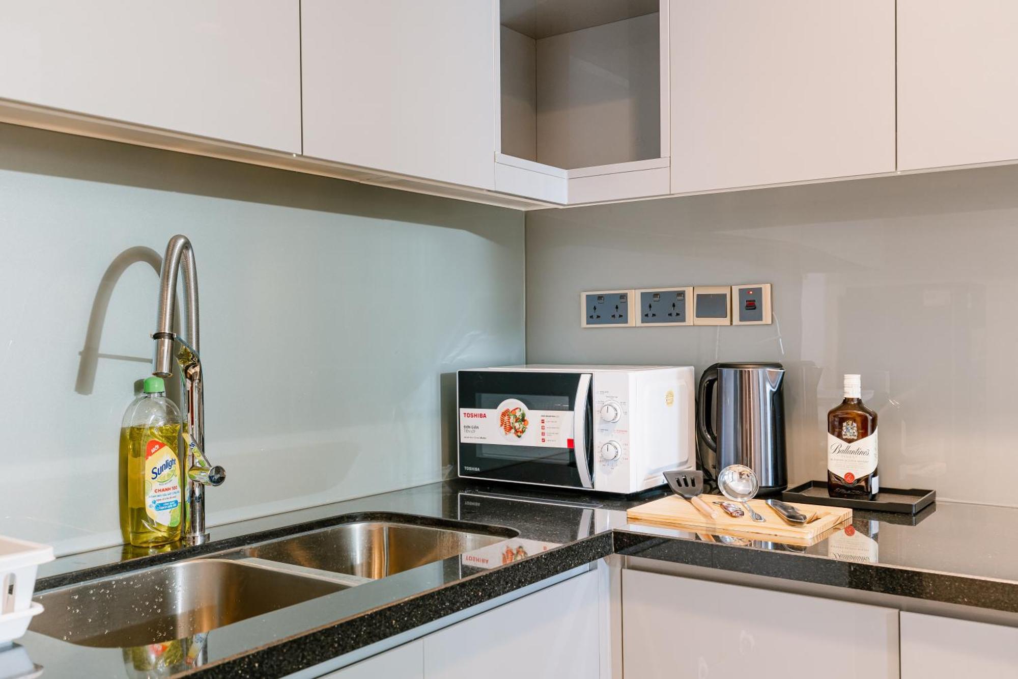 Apartment Exclusive 2-3 Bedroom In District 1 Free Pool Gym Sauna